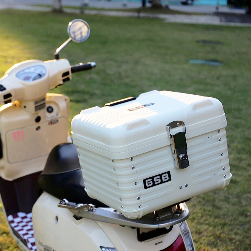 Мотокофр 47 л, задний багажник – обзор и цена Scooter Helmet Set